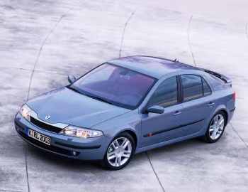 Renault Laguna Hatchback [Worldwide] '2000–05