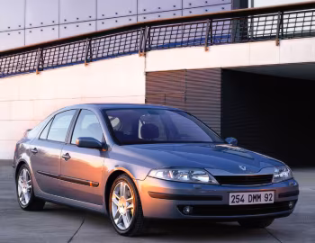 Renault Laguna Hatchback [Worldwide] '2000–05
