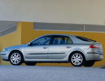 Renault Laguna Hatchback [Worldwide] '2000–05