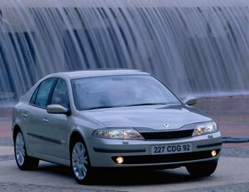 Renault Laguna Hatchback [Worldwide] '2000–05