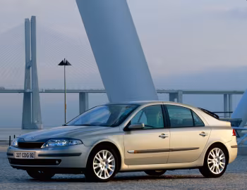 Renault Laguna Hatchback [Worldwide] '2000–05
