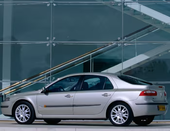 Renault Laguna Hatchback [Worldwide] '2000–05