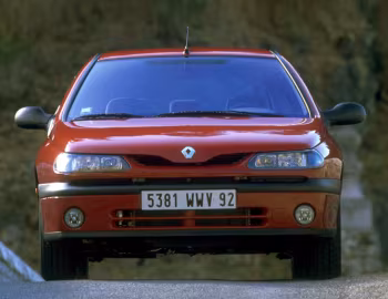 Renault Laguna RXE [Worldwide] '1998–2001