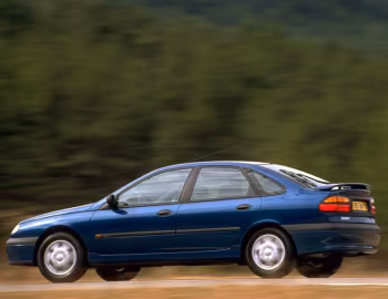 Renault Laguna RXE [Worldwide] '1998–2001