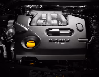 Sous la capuche Renault Latitude '2010–13