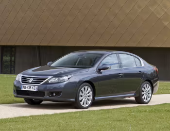 Renault Latitude [EU-spec] '2010–13
