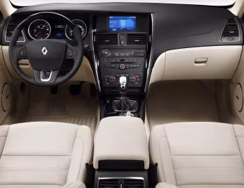 Panel frontal Renault Latitude [EU-spec] '2010–13