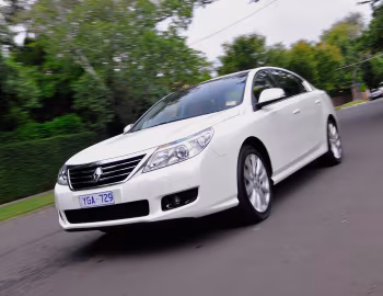 Renault Latitude [Australia] '2011–13