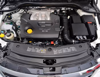 Under The Hood Renault Latitude [Australia] '2011–13