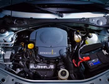 Under The Hood Renault Logan '2004–09