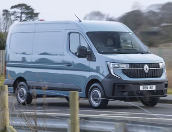 Renault Master E-TECH L2H2 Van [UK-spec] '2024–pr.