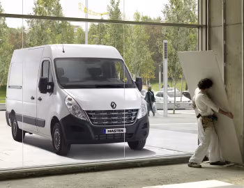 Renault Master L2H2 Van '2010–14