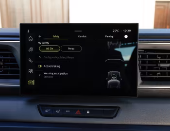 Interior Renault Master L3H2 Crew Cab [Worldwide] '2024–pr.