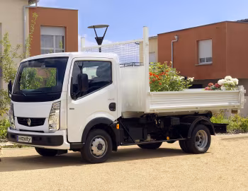 Renault Maxity '2008–13