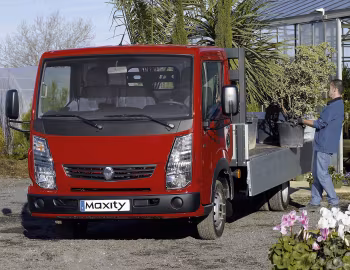 Renault Maxity '2008–13