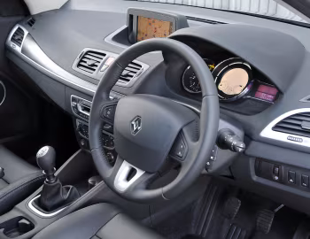 Front Panel Renault Mégane [UK-spec] '2008–12