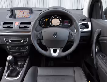Front Panel Renault Mégane [UK-spec] '2008–12