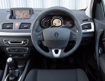 Front Panel Renault Mégane Coupé [UK-spec] '2009–12