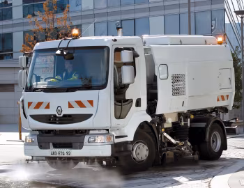 Renault Midlum 220 dXi with Scarab road sweeper equipment '2006–????