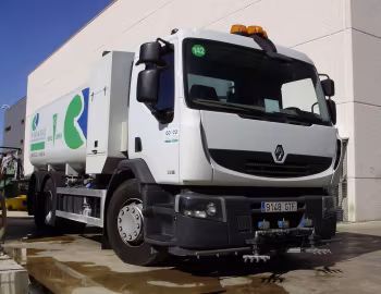 Renault Premium Distribution 6×2 Road Service '2006–13