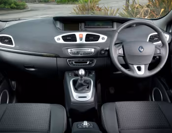中控台 Renault Scénic [UK-spec] (JZ) '2009–01.2012