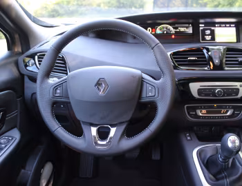 Передня панель Renault Scénic "Bose" [Worldwide] (JZ) '2013–16