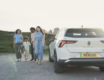Renault Scénic E-Tech electric iconic [UK-spec] '2024–pr.