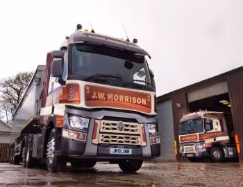 Renault T 460 6×2 tractor Sleeper cab [UK-spec] '2013–pr.