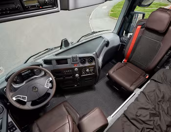Interior Renault T 520 4×2 tractor High Sleeper cab '2013–pr.