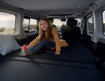 Interior Renault Trafic Escapade [Worldwide] (X82) '2025–pr.