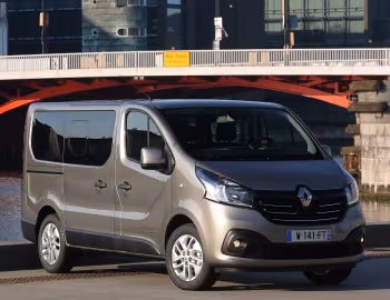 Renault Trafic Minibus [Worldwide] '2014–19