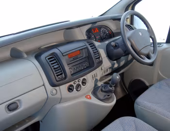 Front Panel Renault Trafic Combi 1.9 dCi 100 L1H1 [South Africa] (X83) '2001–06