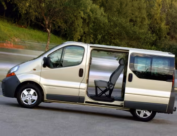 Renault Trafic Combi 1.9 dCi 100 L1H1 [South Africa] (X83) '2001–06