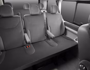 Інтер'єр Renault Trafic Black Edition '2010