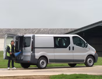 Renault Trafic Doublecab 1.9 dCi 100 L2H1 [UK-spec] (X83) '2001–06
