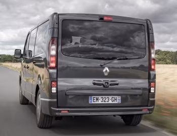 Renault Trafic SpaceClass LWB [Worldwide] '2017–19