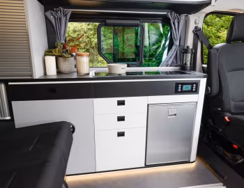 Interior Renault Trafic SpaceNomad [Worldwide] (X82) '2021–pr.
