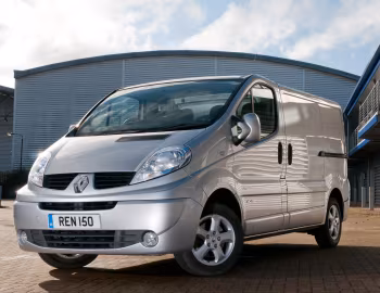 Renault Trafic Van [UK-spec] '2010–14