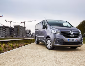 Renault Trafic Van [UK-spec] '2014–19