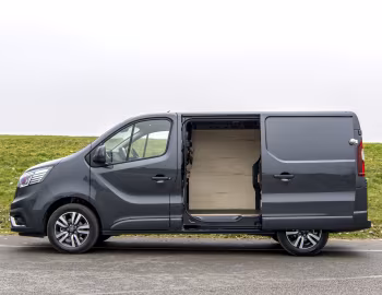 Renault Trafic Van Sport+ [UK-spec] (X82) '2022–pr.