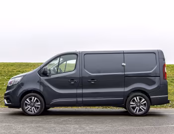 Renault Trafic Van Sport+ [UK-spec] (X82) '2022–pr.