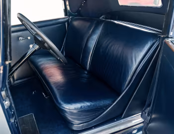 Интерьер 1932 REO Royale Convertible Coupe (Model 8-35)