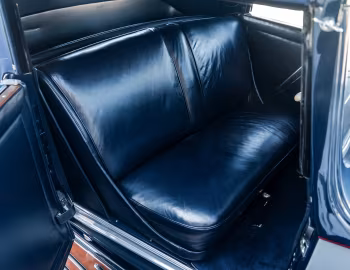 Интерьер 1932 REO Royale Convertible Coupe (Model 8-35)