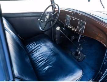 Интерьер 1932 REO Royale Convertible Coupe (Model 8-35)