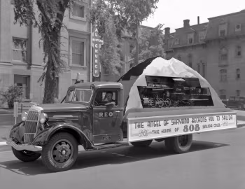 REO Speed Wagon '1937–38
