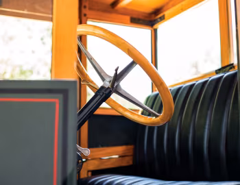 Интерьер 1926 REO Model G Speed Wagon Grain Box Truck