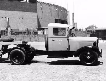 1931 REO Model 1D Speed Wagon Tractor Truck [EU-spec]