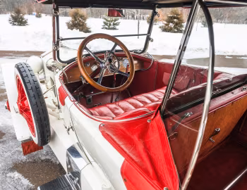 Intérieur 1918 Roamer Model C-6-54 4-passenger Touring