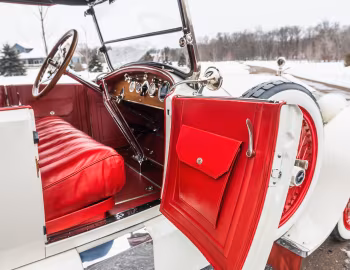 Intérieur 1918 Roamer Model C-6-54 4-passenger Touring
