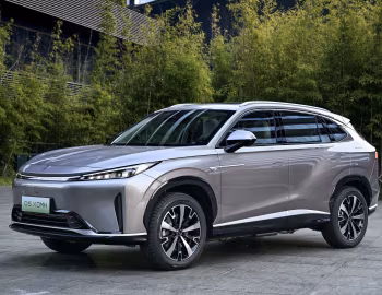 Roewe D5X DMH '2024–н.в.
